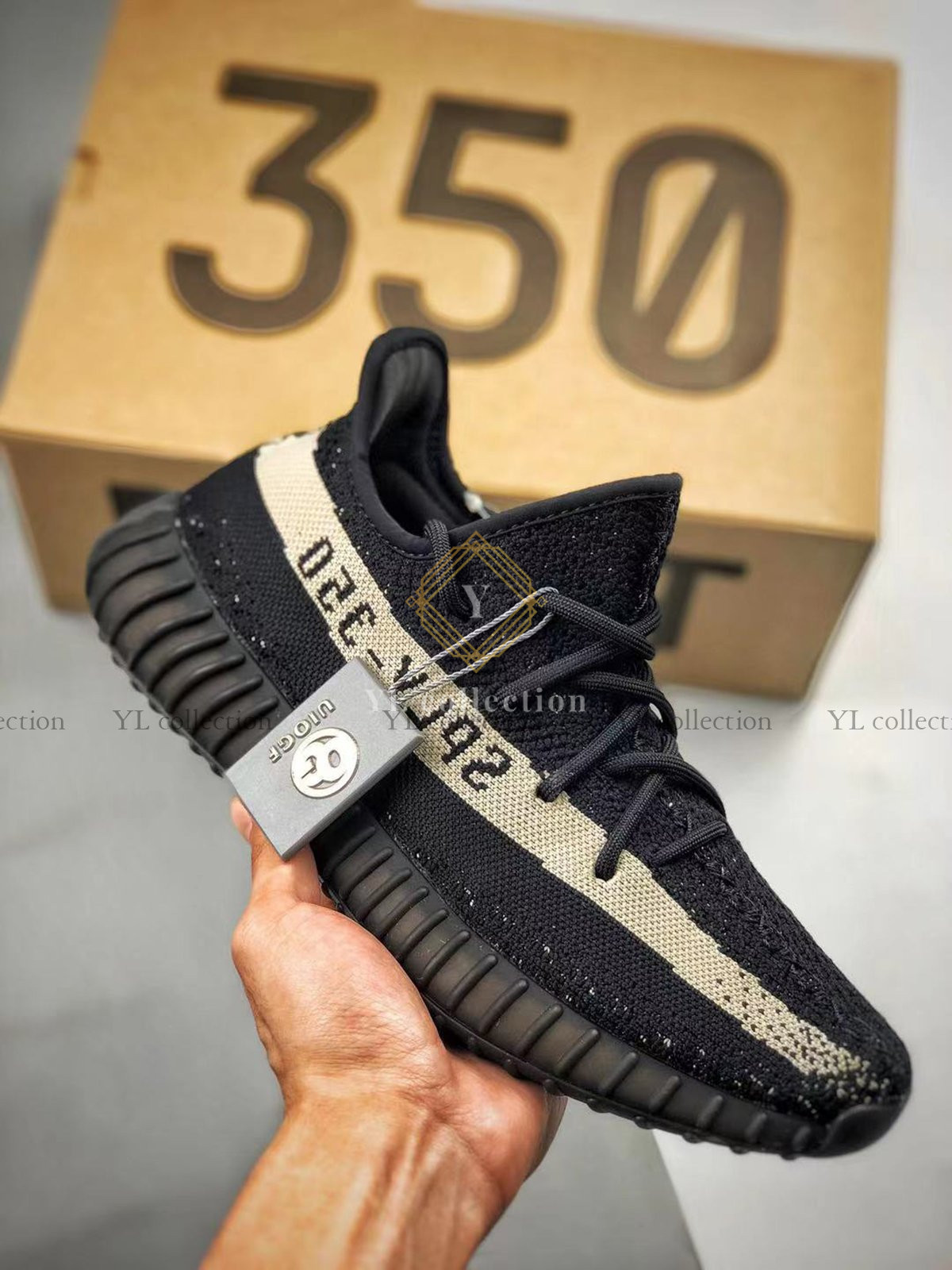 아디다스 이지부스트 350 코어 오레오 스니커즈