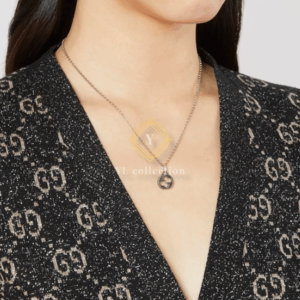 구찌 인터로킹 G 펜던트 목걸이