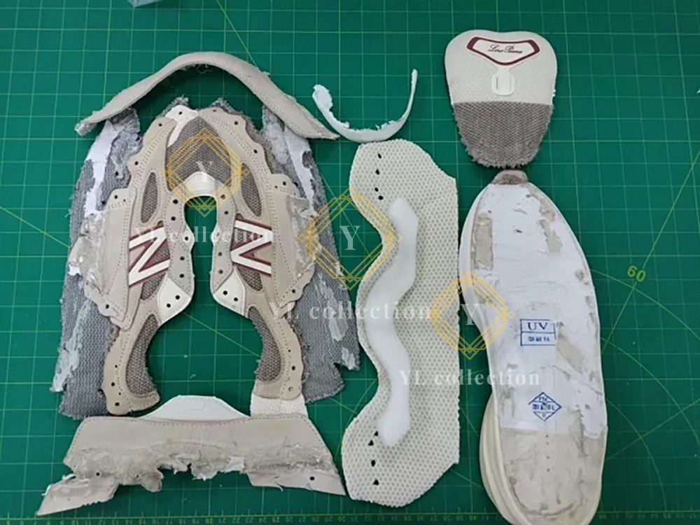 뉴발란스 x 로로피아나 990v6 (남여 공용)