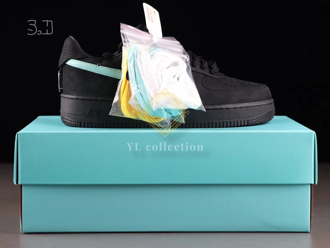 나이키 X 티파니앤코 에어포스 스니커즈