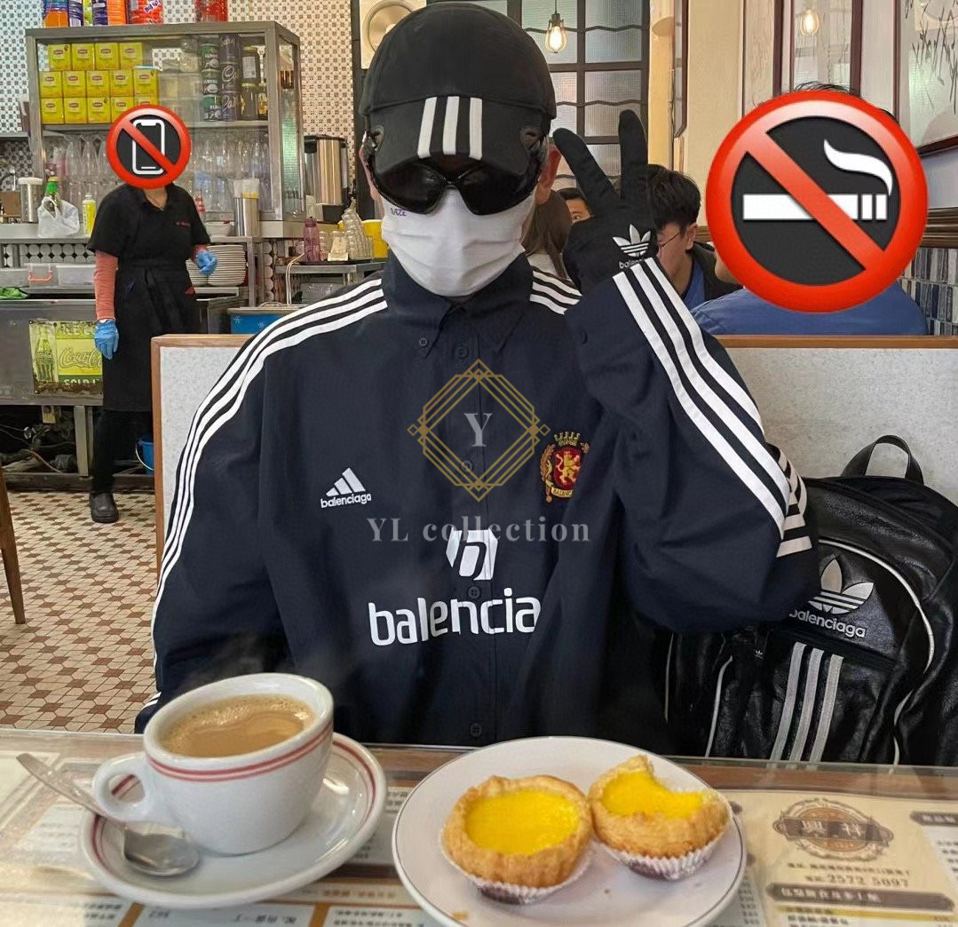 발렌시아가 아디다스 사커 셔츠