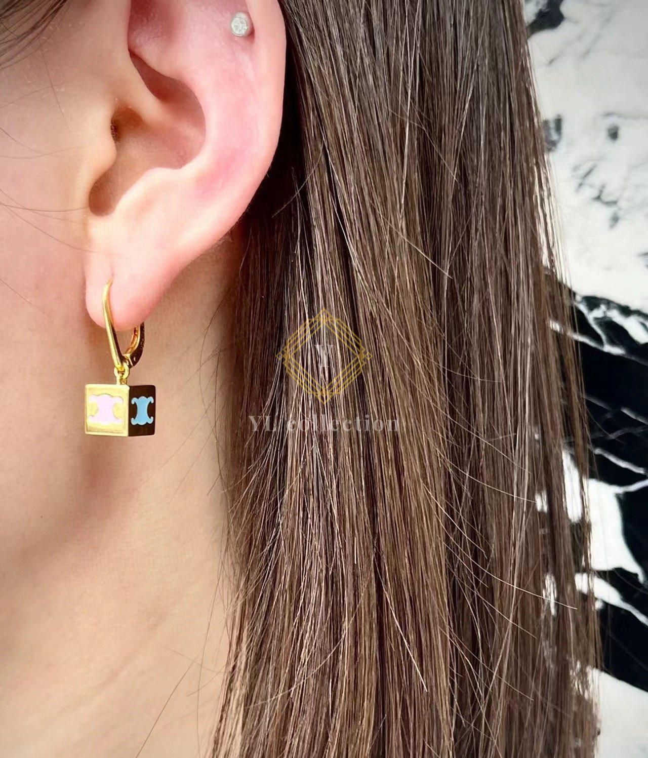 셀린느 트라이엄프 큐브 귀걸이