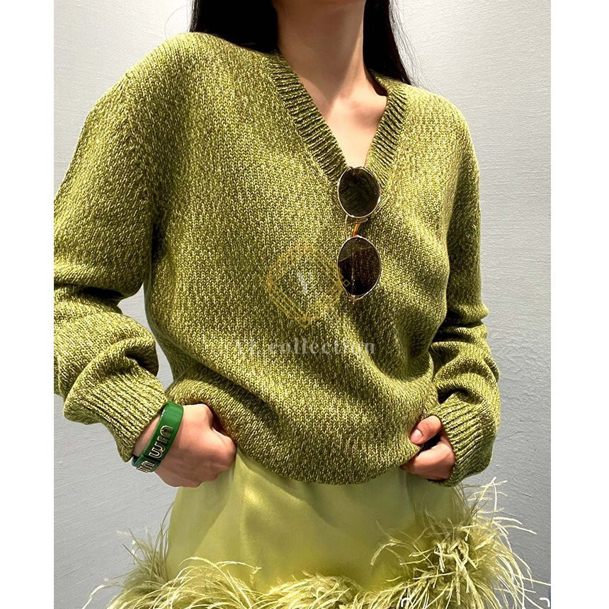 미우미우 V넥 니트 티