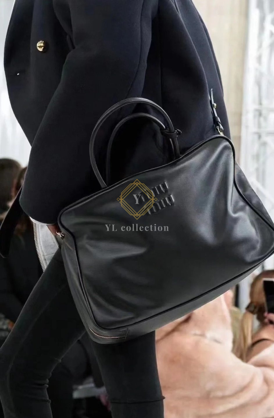 미우미우 가죽 보 백