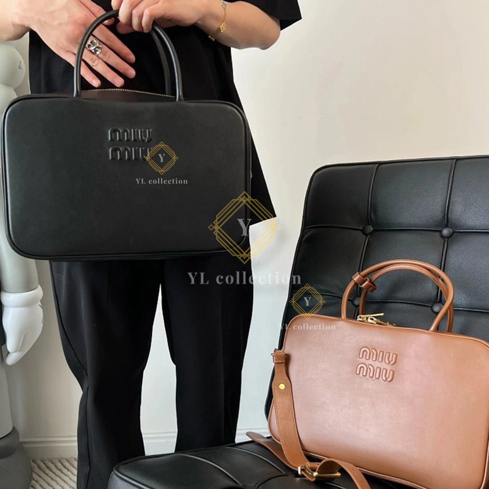 미우미우 가죽 보 백