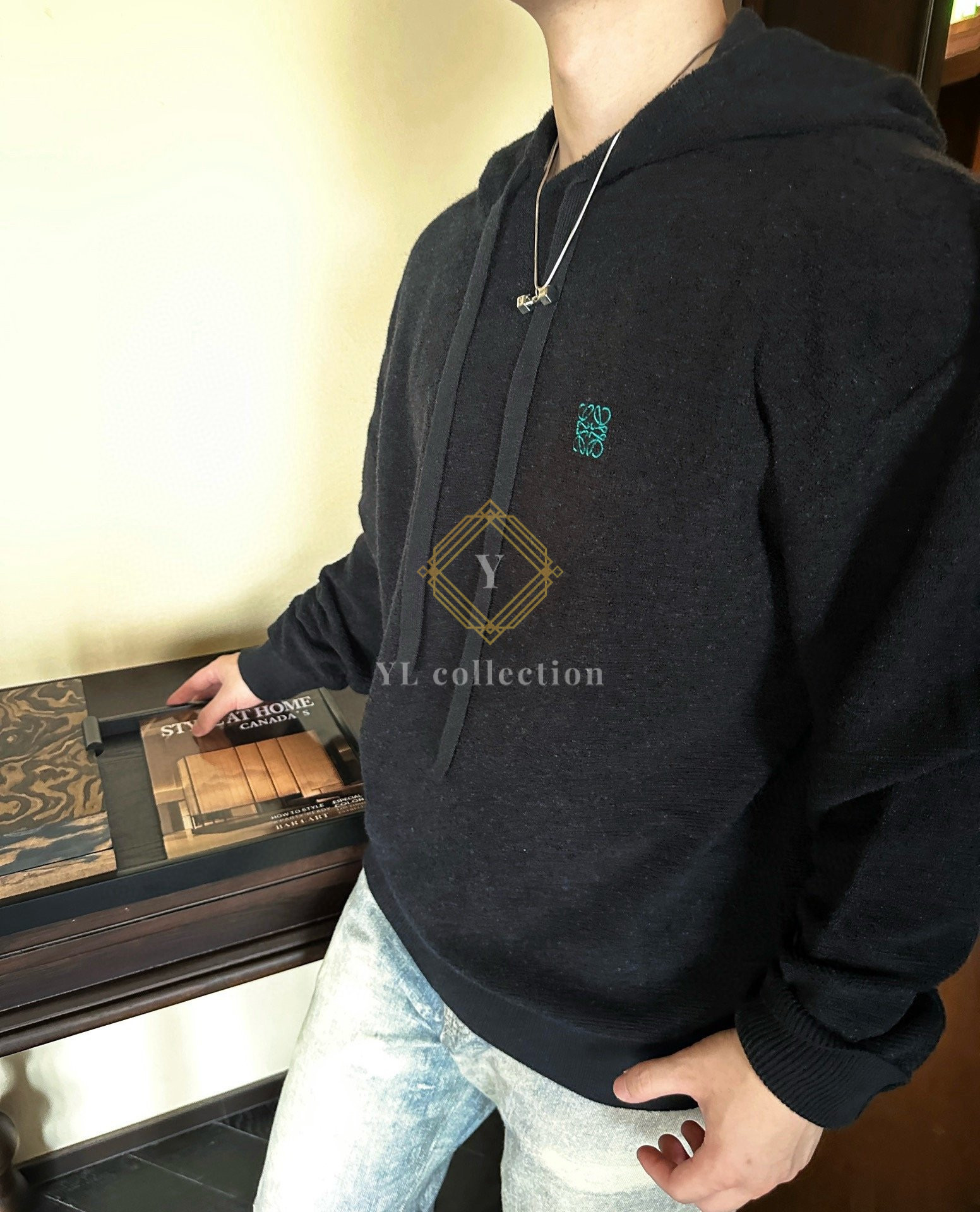 로에베 후디 인 울