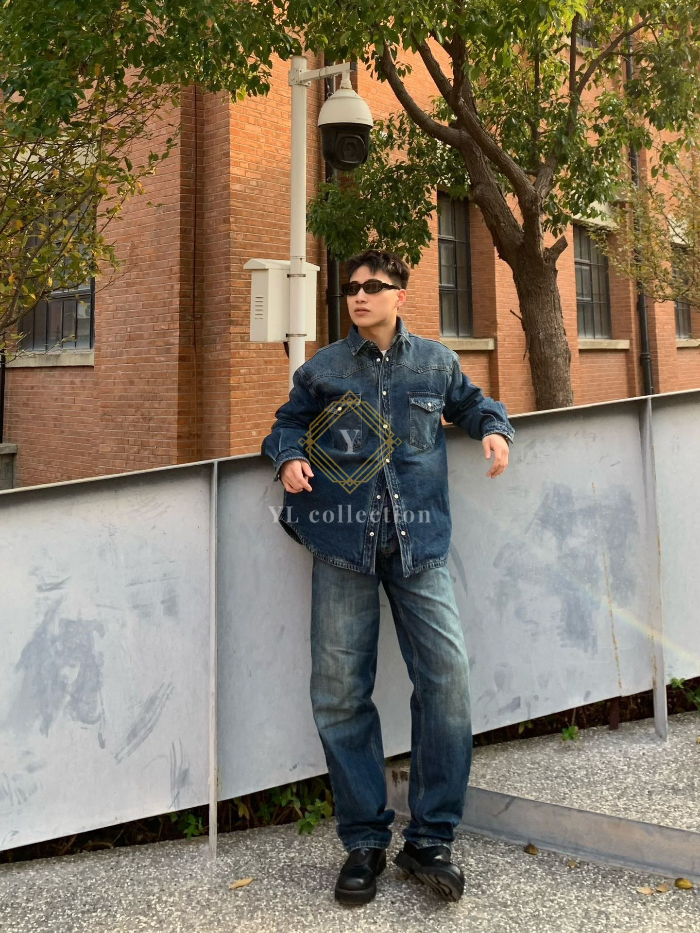 프라다 패디드 데님 셔츠