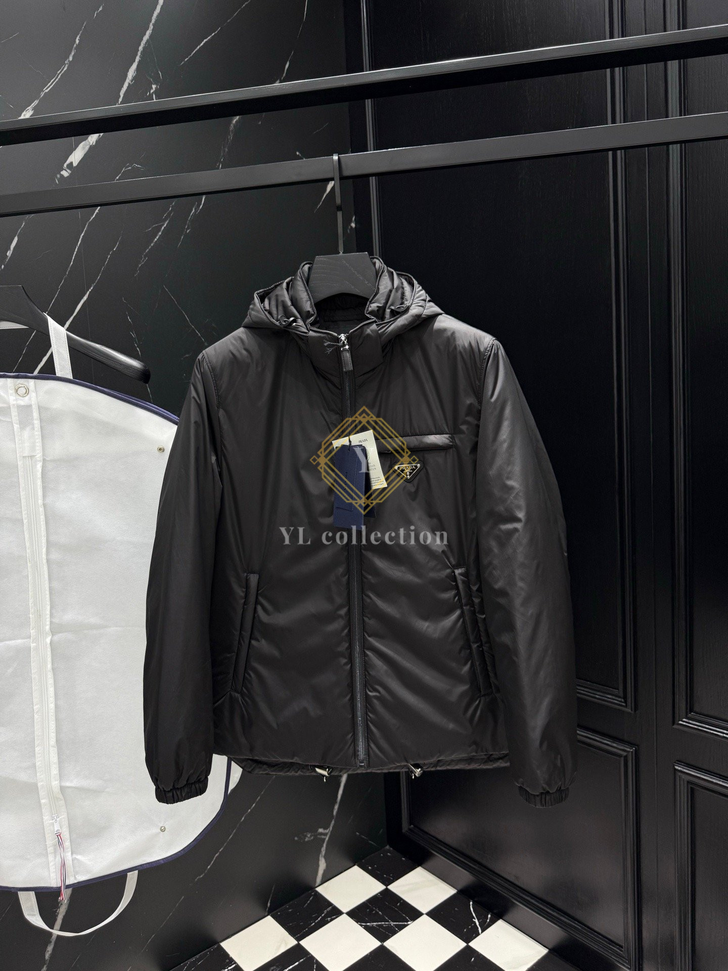 프라다 리나일론 패딩 자켓