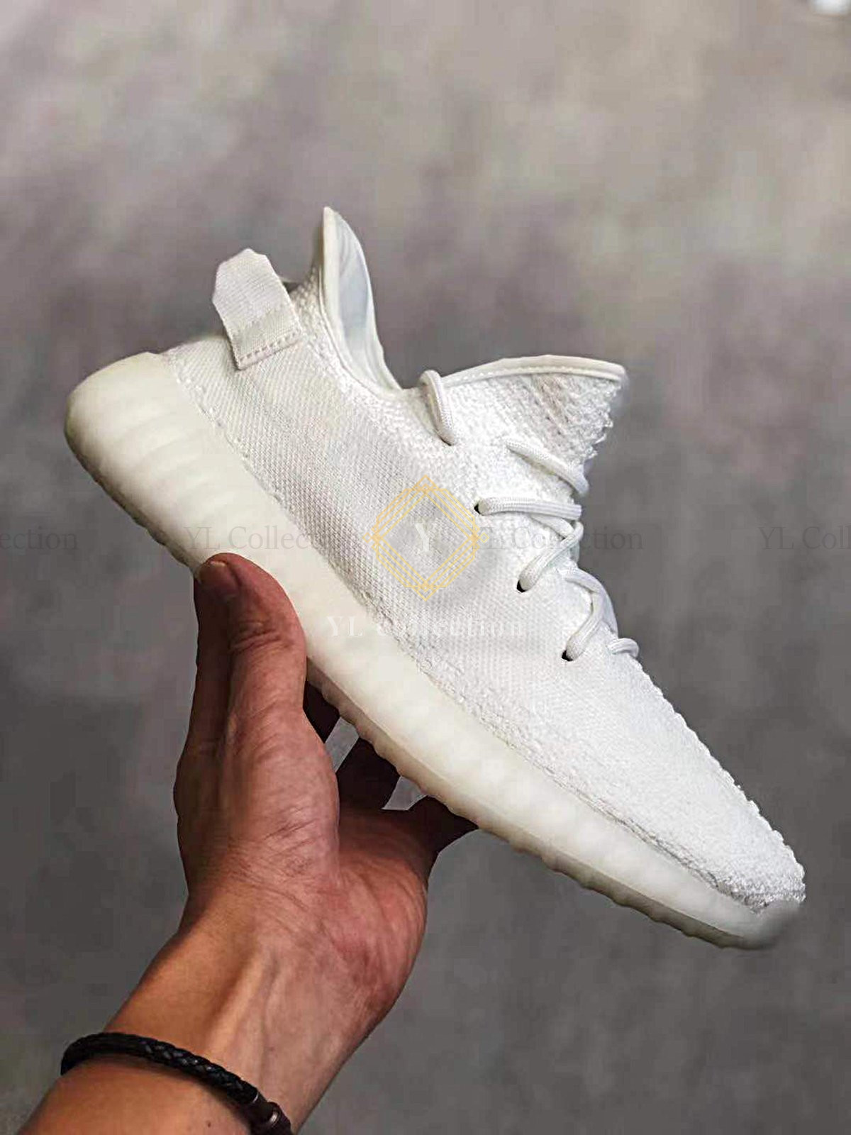 이지부스트 350 V2 크림화이트