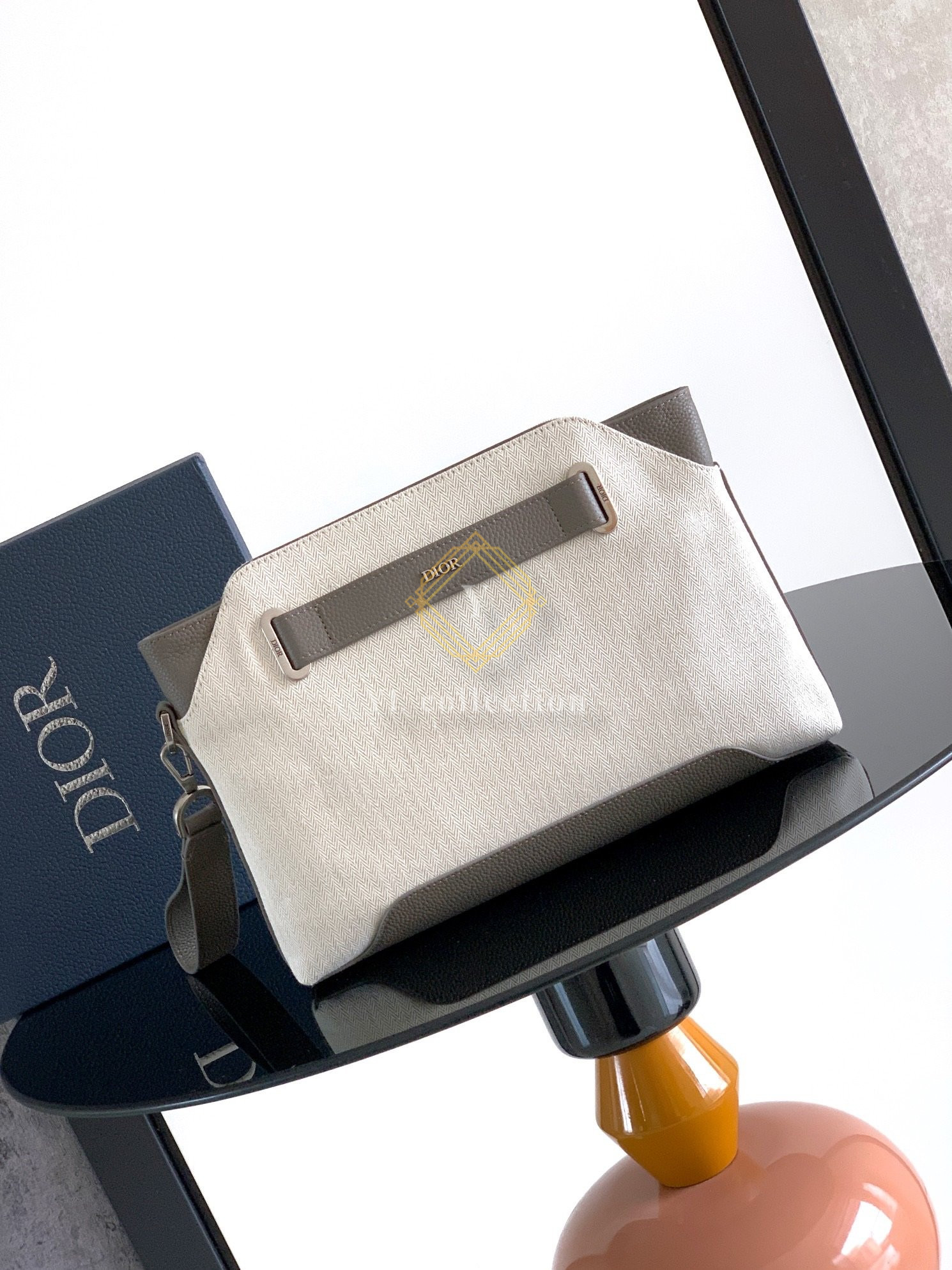 디올 Normandie A5 트라이앵글 클러치