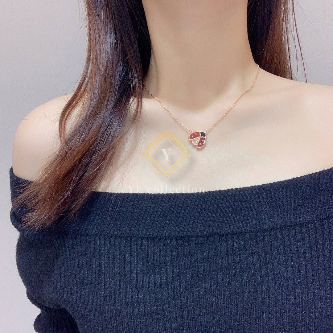 반클리프 럭키 스프링 무당벌레 넥클리스