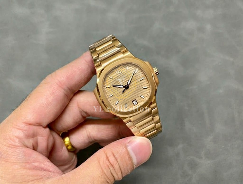 파텍필립  노틸러스7118 골드 다이얼 금통