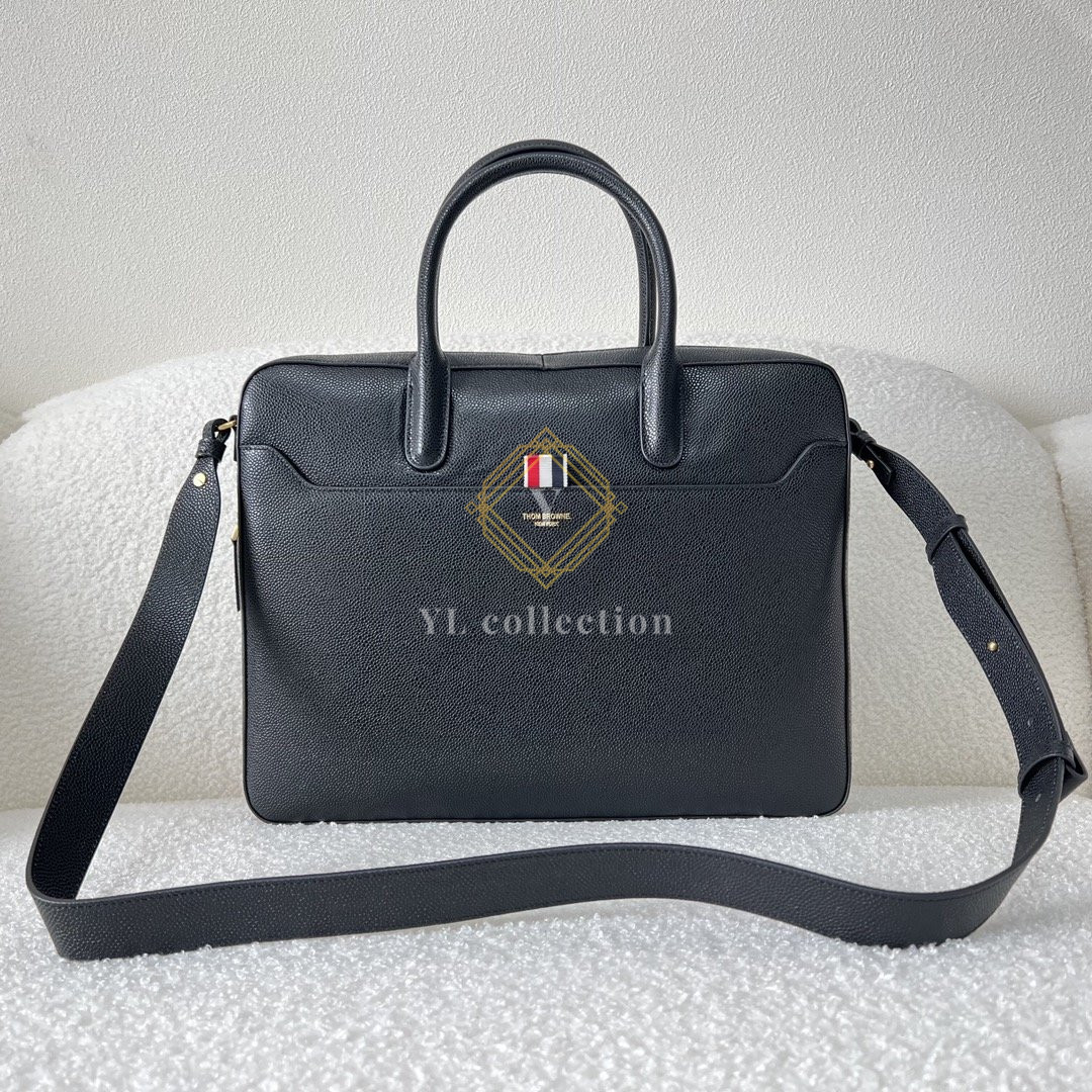 톰브라운 페블 그레인 레더 비즈니스백