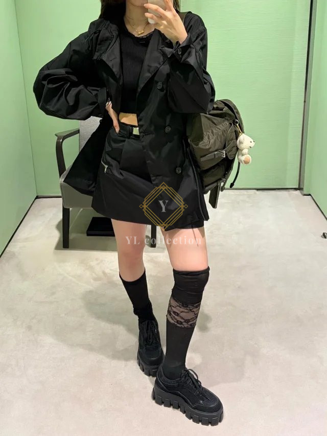 프라다 리나일론 레인 자켓 블랙