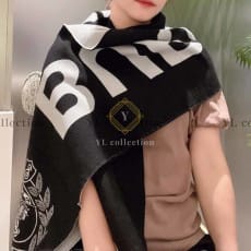 버버리 로고 자카드 머플러