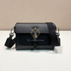 프라다 나일론 앤 레더 숄더백