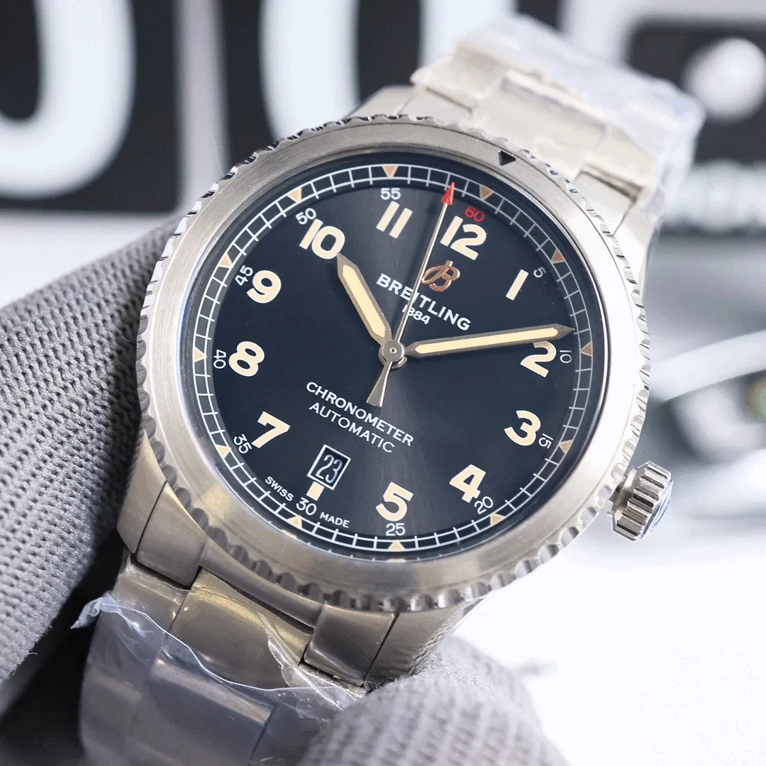 브라이틀링 에비에이터8 (네비타이머8)