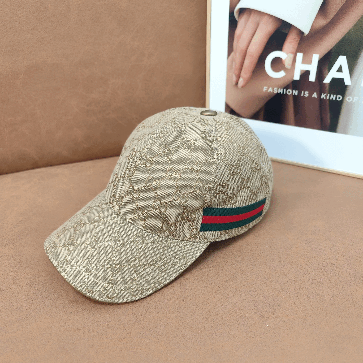 구찌 GG 수프림 캔퍼스 볼캡