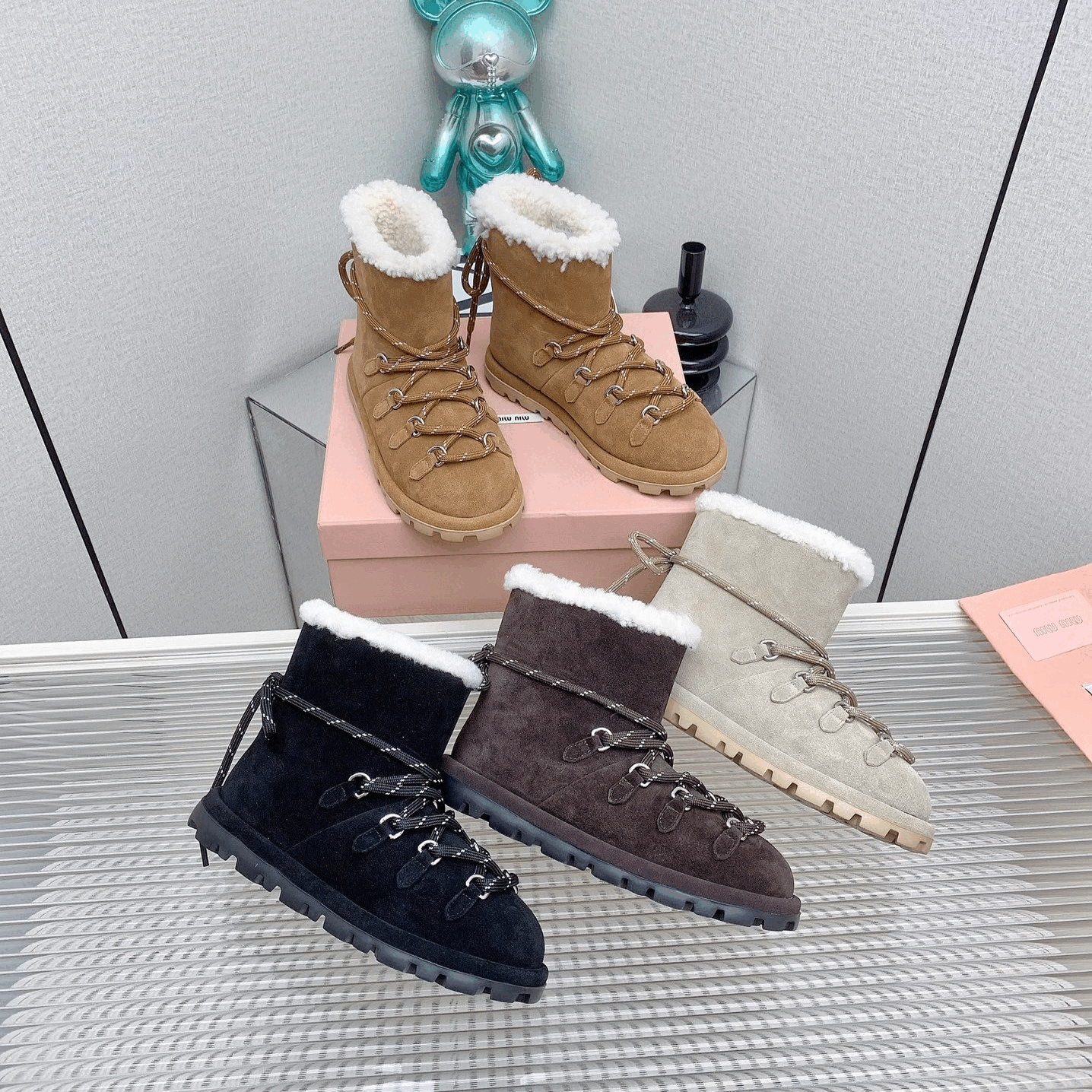 미우미우 스웨이드 여성 부츠