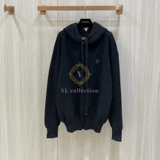 로에베 후디 인 울