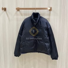 프라다 트라이앵글 로고 패딩 재킷