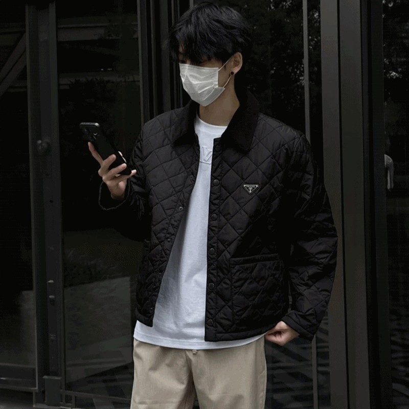 프라다 리나일론 퀄티드 자켓