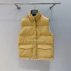 프라다 하이넥 다운 베스트 조끼