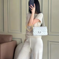 샤넬 클래식 캐비어 화이트 스몰 / 미듐