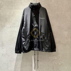 발렌시아가 DEFILE 백로고 바람막이 자켓