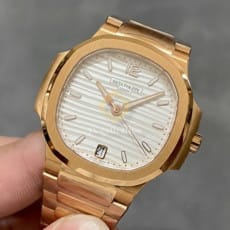 파텍필립  노틸러스7118 화이트 다이얼 금통