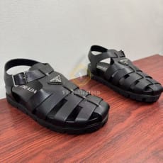 프라다 삼각로고 러버 샌들